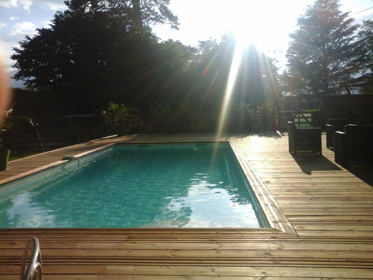 Le Chateau Des Arenes Gieres Bagian luar foto